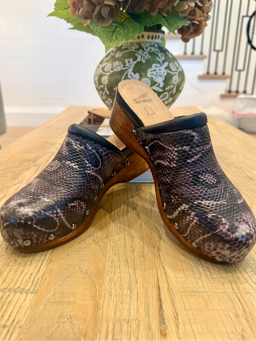 NWOB-Dansko Andie Wood Snake Skin Clog size 7.5-8